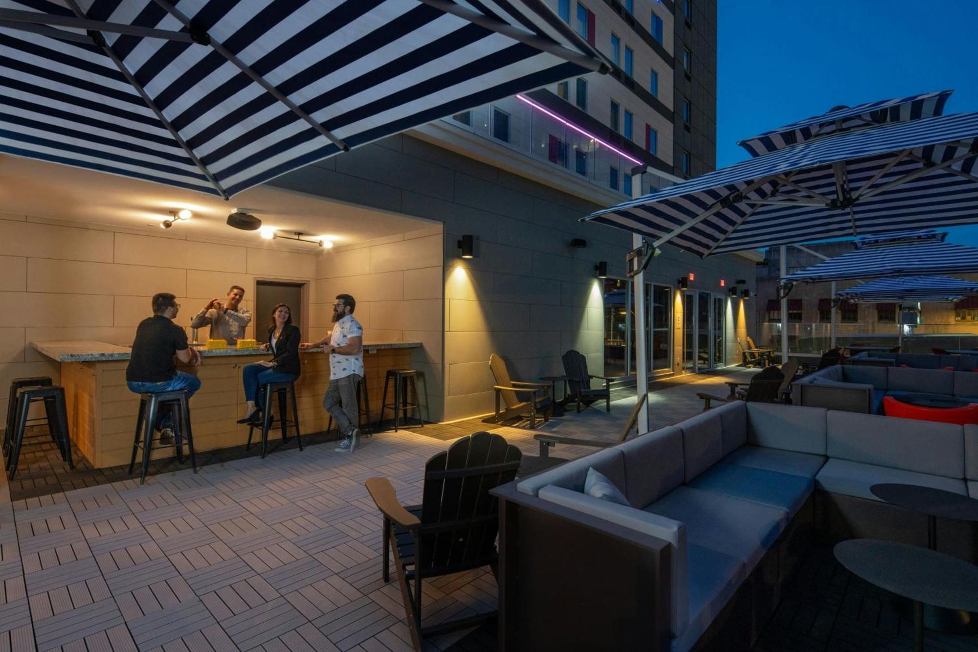 Hotel Aloft Downtown Memphis